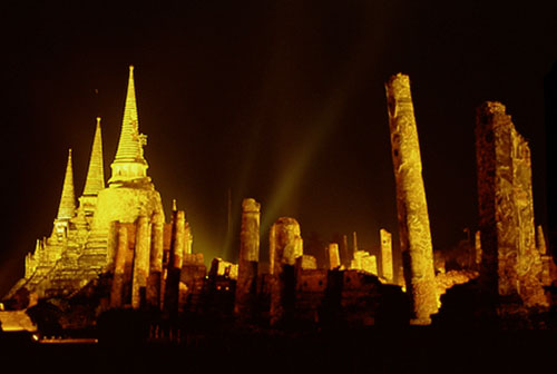 ayutthaya_wat_night
