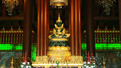 Wat Phra Kaeo a chiang rai in thailandia il buddha di smeraldo nel Wat Phra Kaeo a chiang rai in thailandia